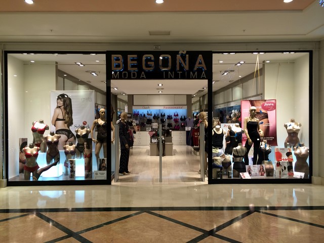 Begoña Moda Intima fachada de la tienda en Centro Comercial Plaza de Aluche